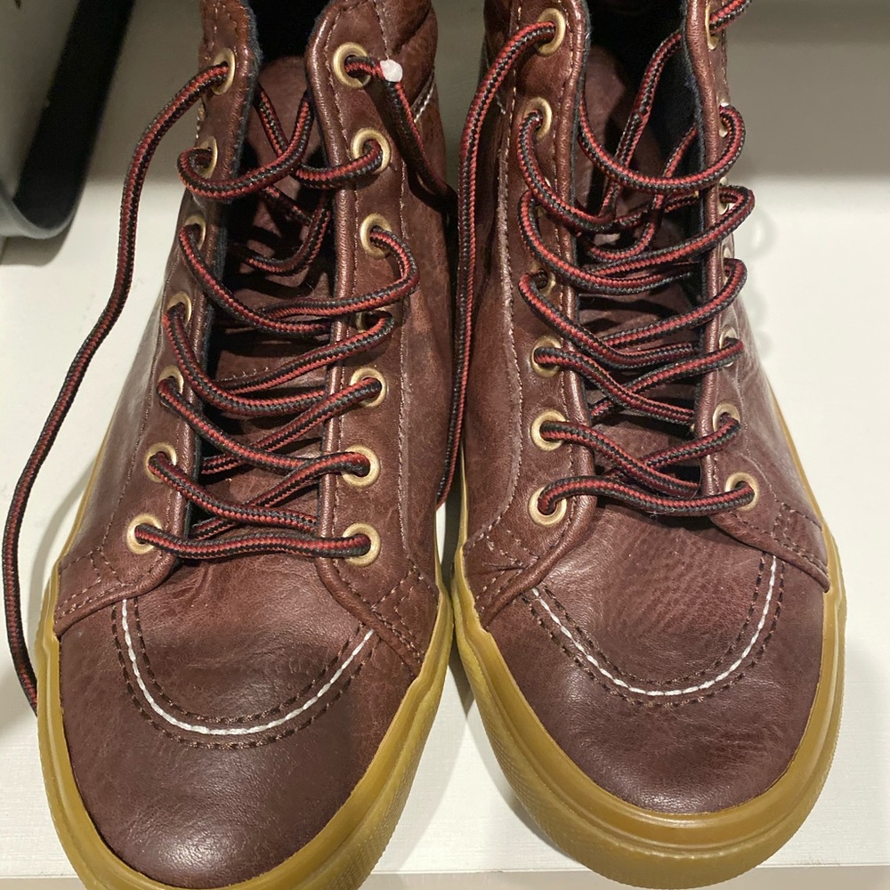 Boys Burgundy Old Navy sneaker